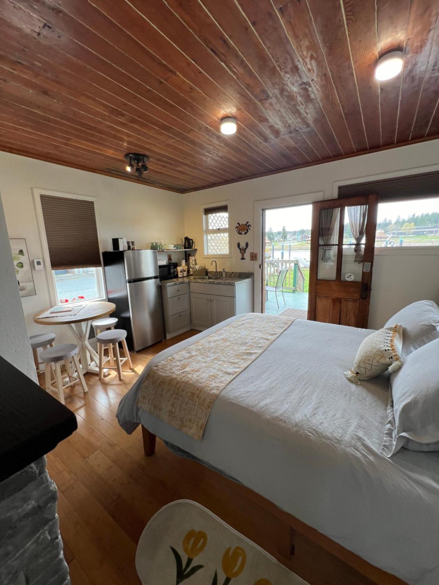 Bridge Tender Shack With Hot Tub On Deck La Conner Exterior foto